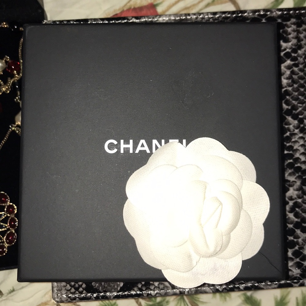 Authentic Chanel Crystal & Faux Pearl Bracelet - Picture 4 of 11